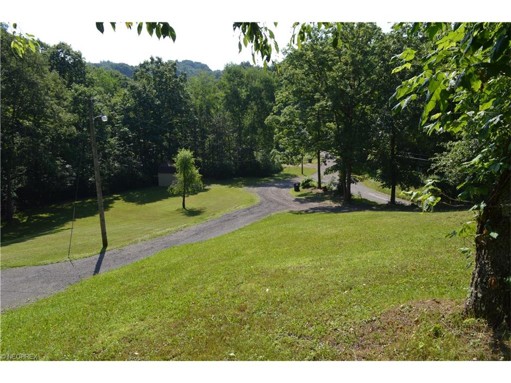 For Sale: 14950 Torma Rd Wellsville, OH 43968