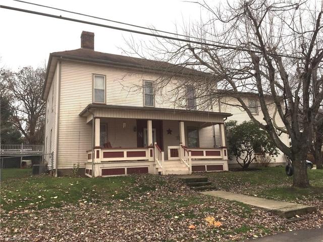 109 W College St