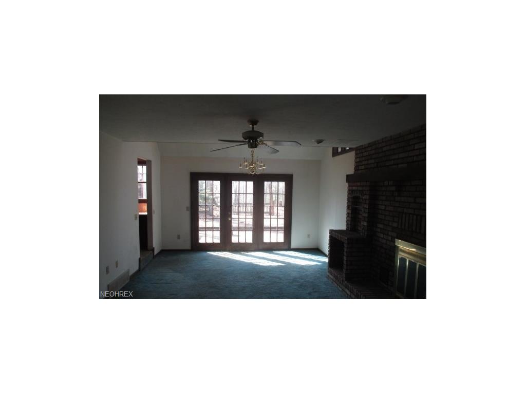 3902 Oxford Dr