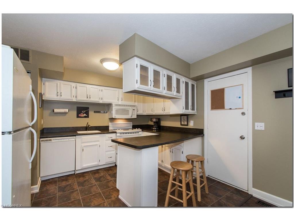 128 Shakespeare Ln