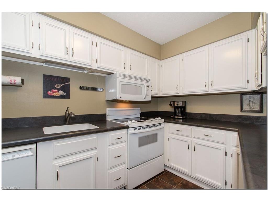 128 Shakespeare Ln