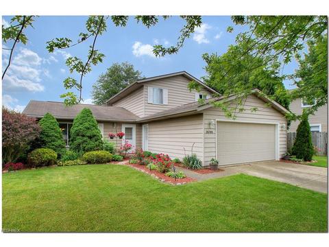 782 Lakeside Dr