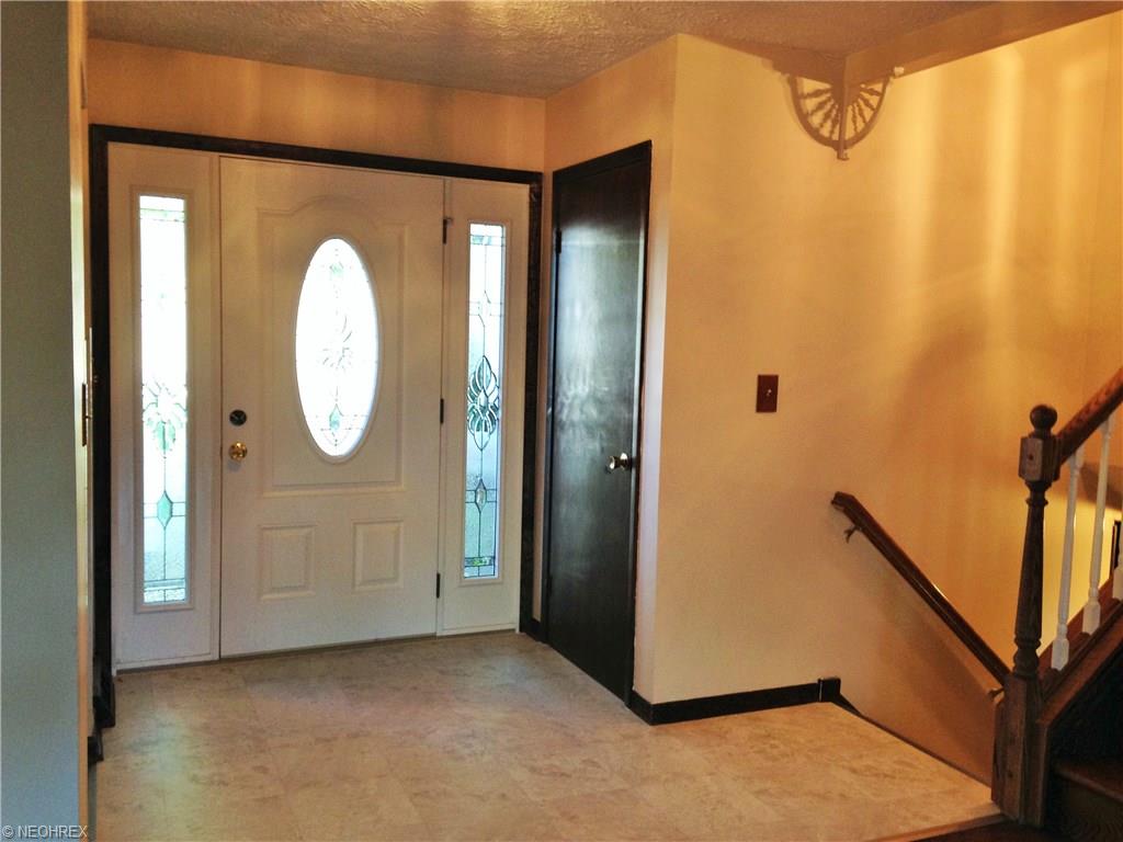 For Sale: 200 Meadow Cir Berea, OH 44017