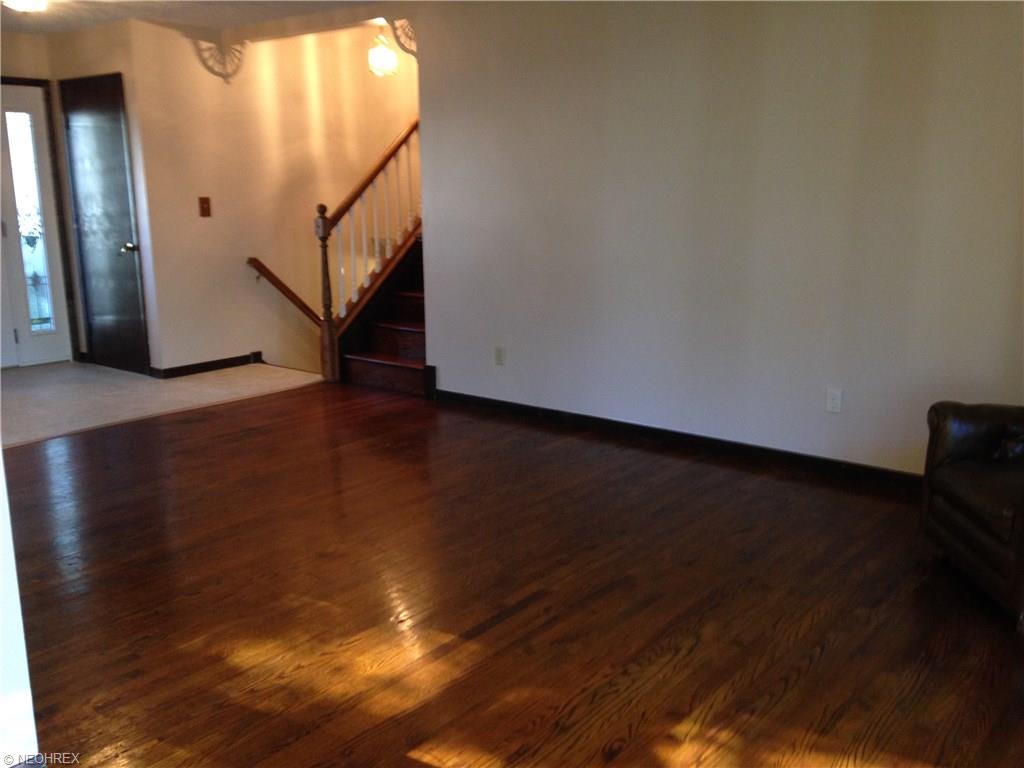 For Sale: 200 Meadow Cir Berea, OH 44017