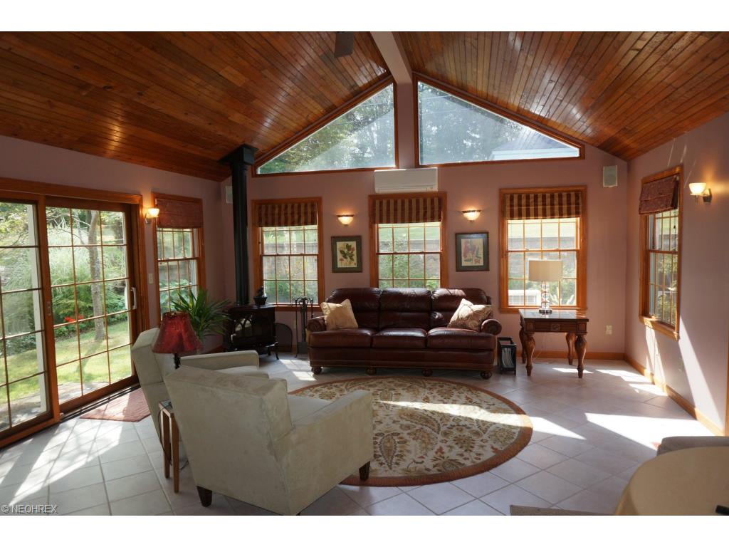 111 Waverly Ln
