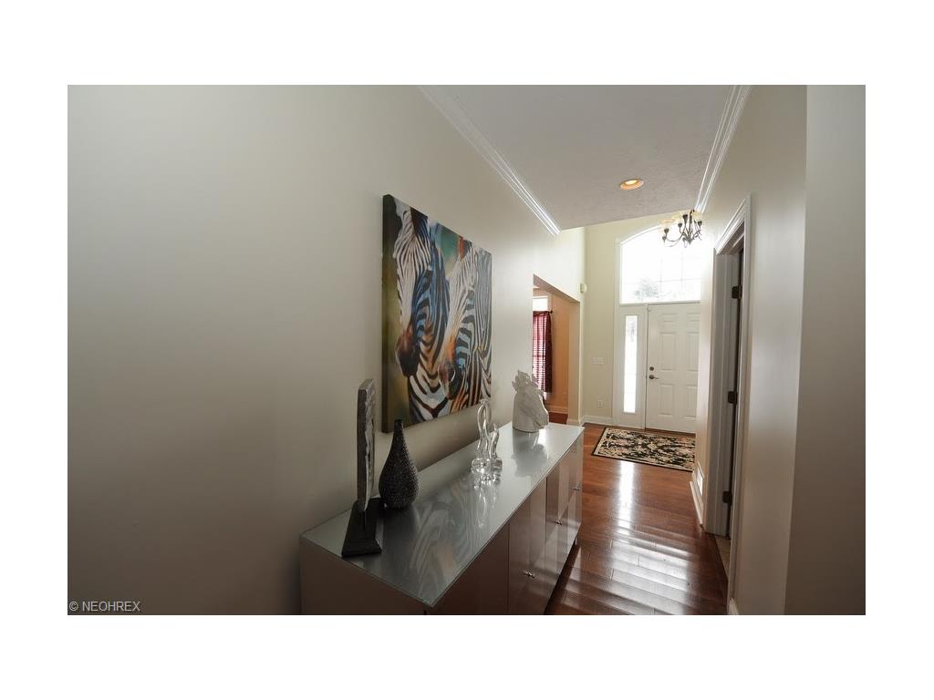 4590 Brainard Rd, Chagrin Falls OH 44022