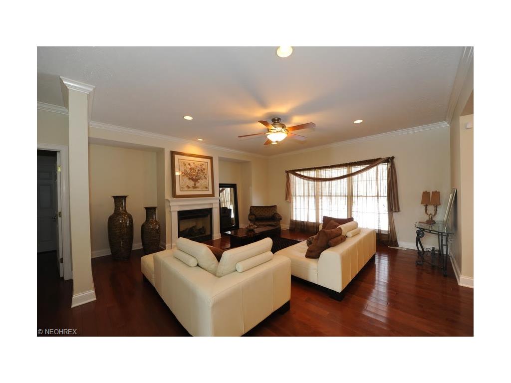 4590 Brainard Rd, Chagrin Falls OH 44022