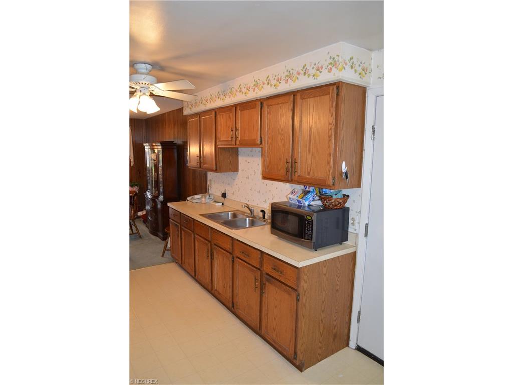17925 Geauga Lake Rd, Chagrin Falls OH 44023
