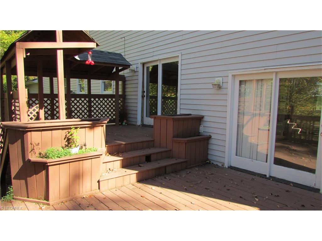 17822 Geauga Lake Rd