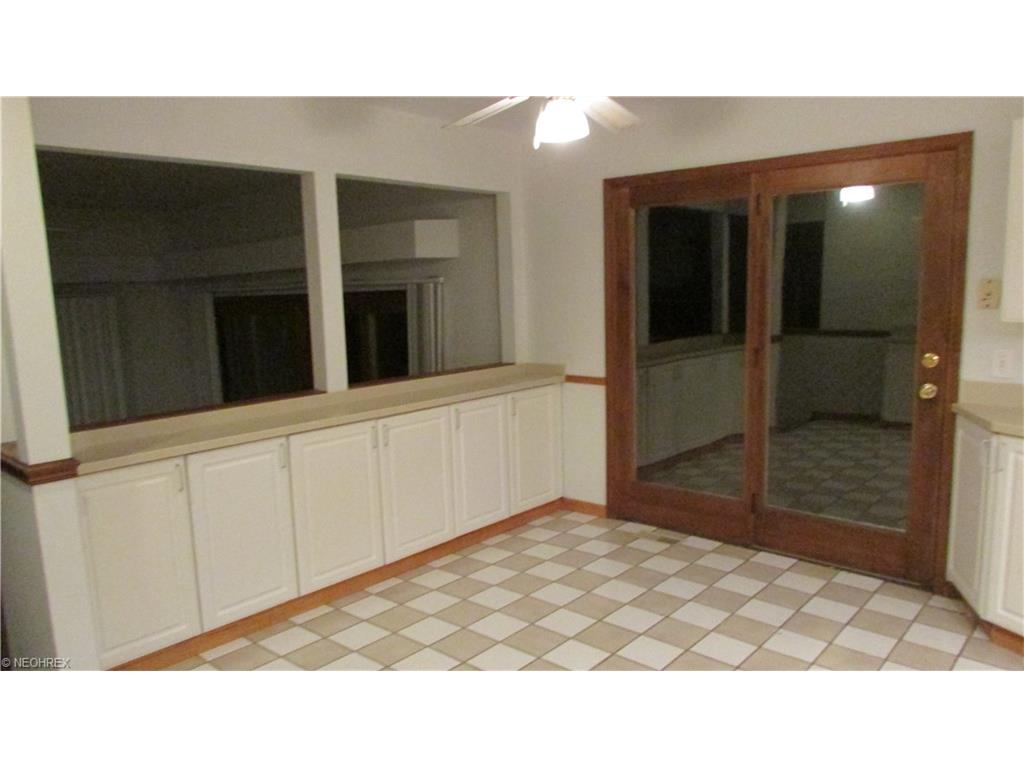 17822 Geauga Lake Rd