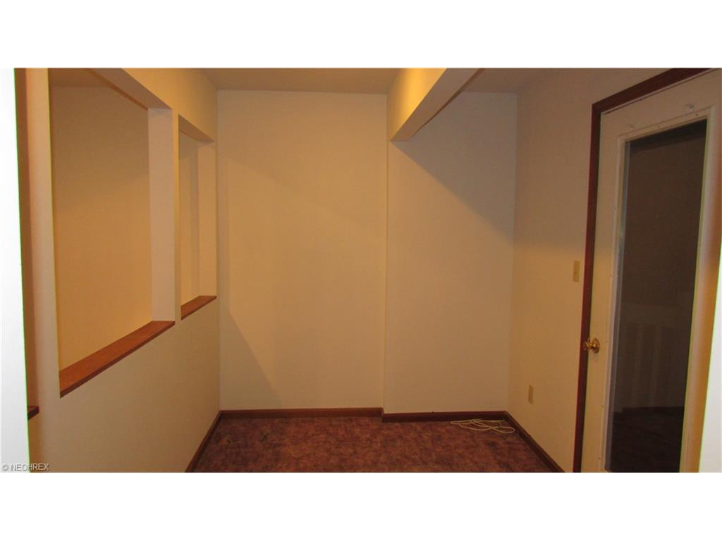 17822 Geauga Lake Rd