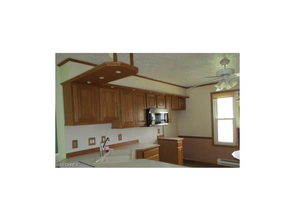 372 Naples Dr, Elyria OH 44035