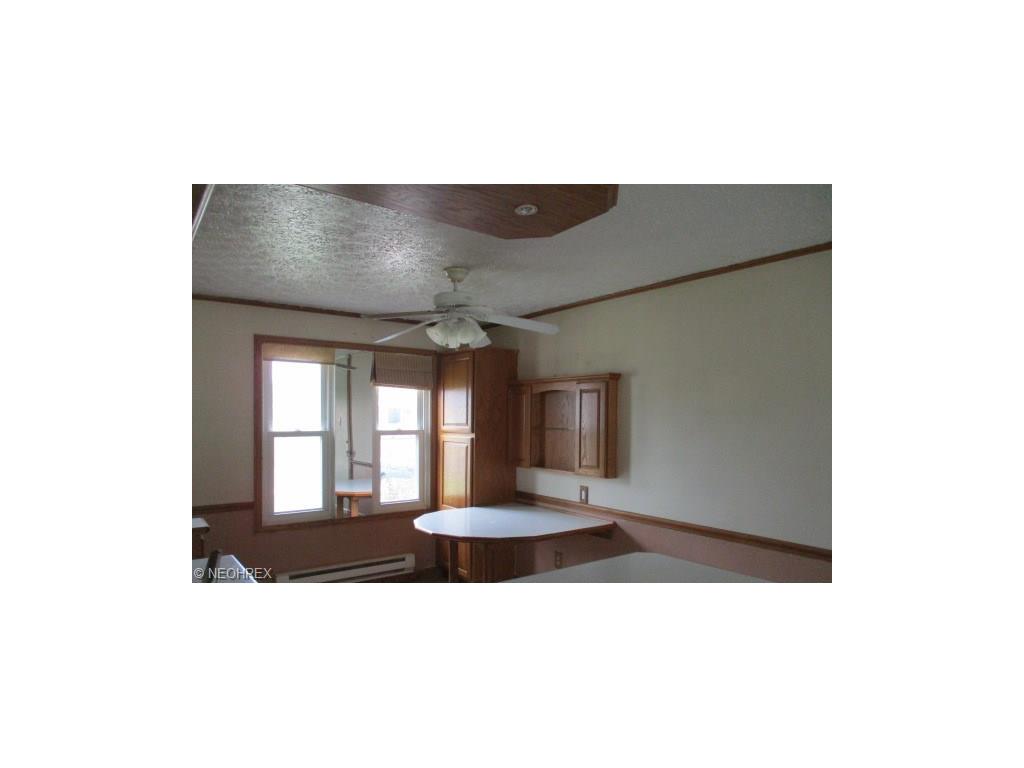 372 Naples Dr, Elyria OH 44035
