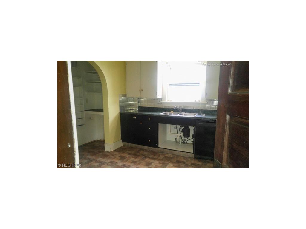 For Sale: 145 Harvard Ave Elyria, OH 44035