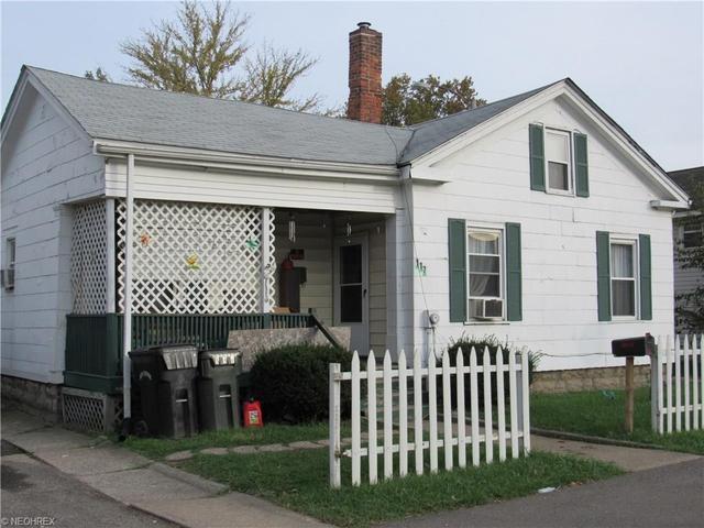 117 W River Rd N