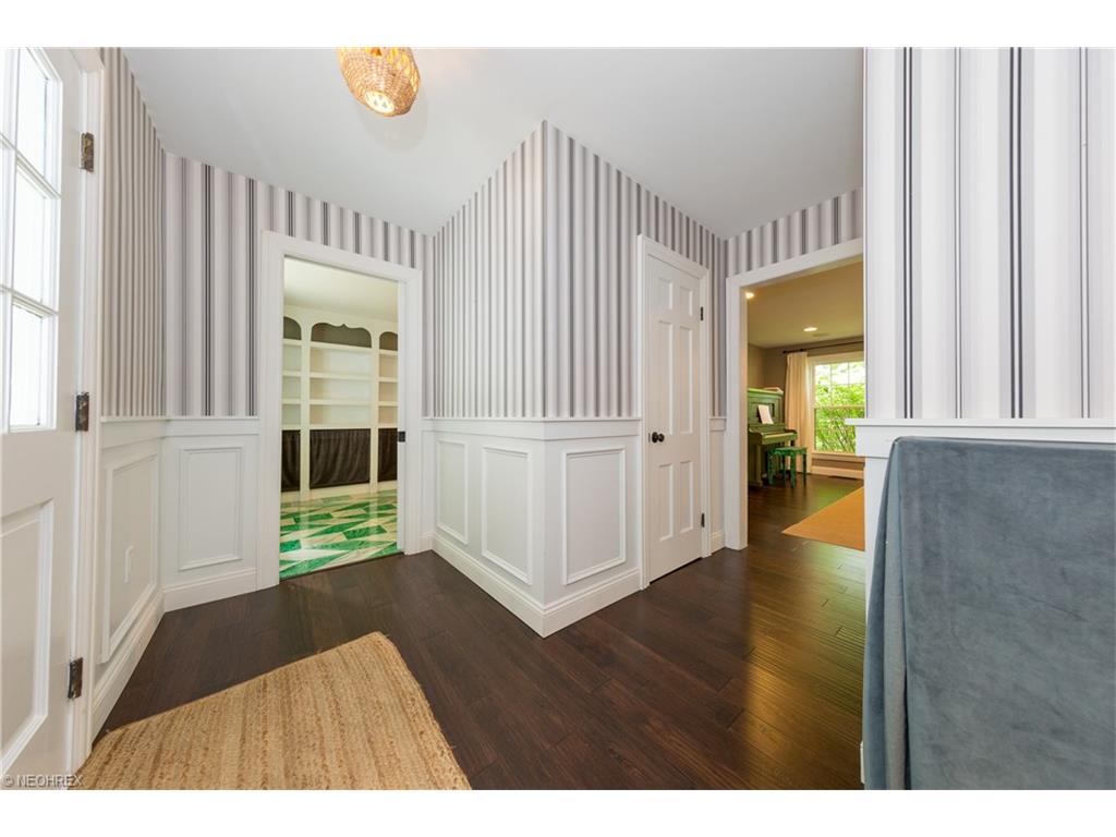 For Sale: 1410 Echo Gln Gates Mills, OH 44040