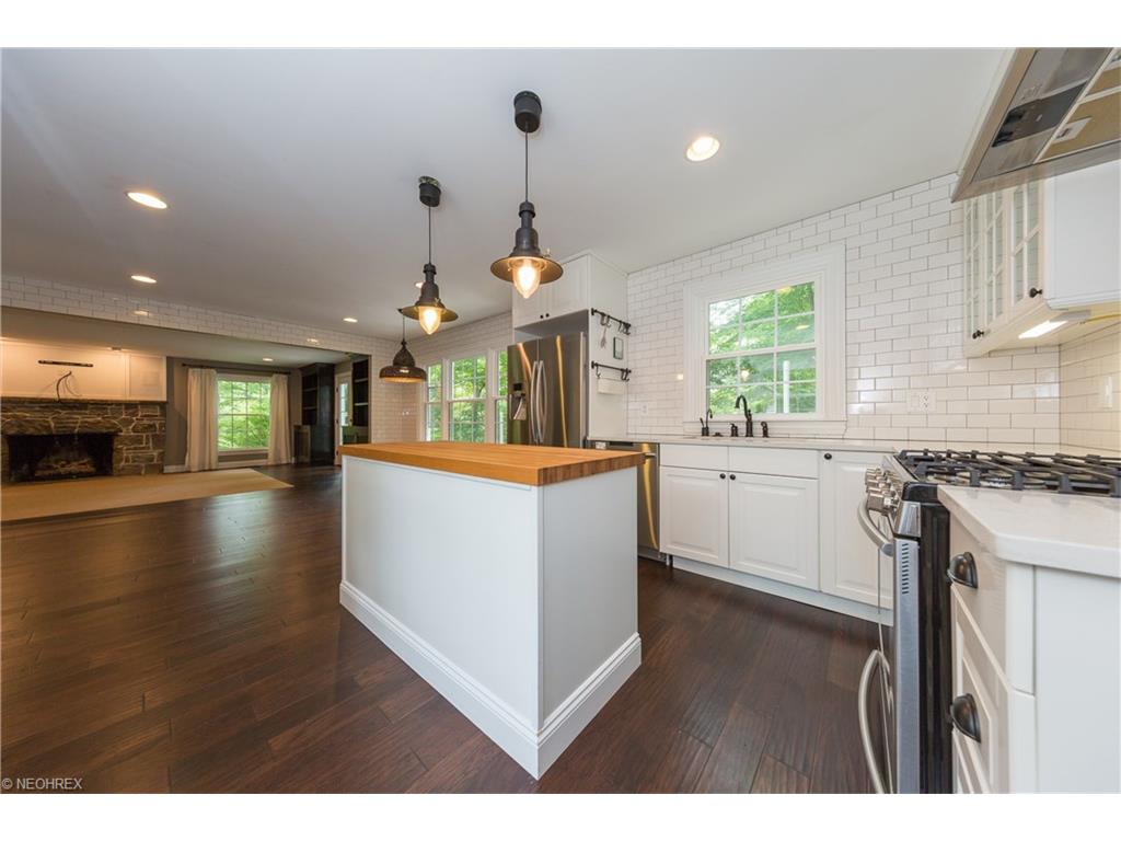 For Sale: 1410 Echo Gln Gates Mills, OH 44040