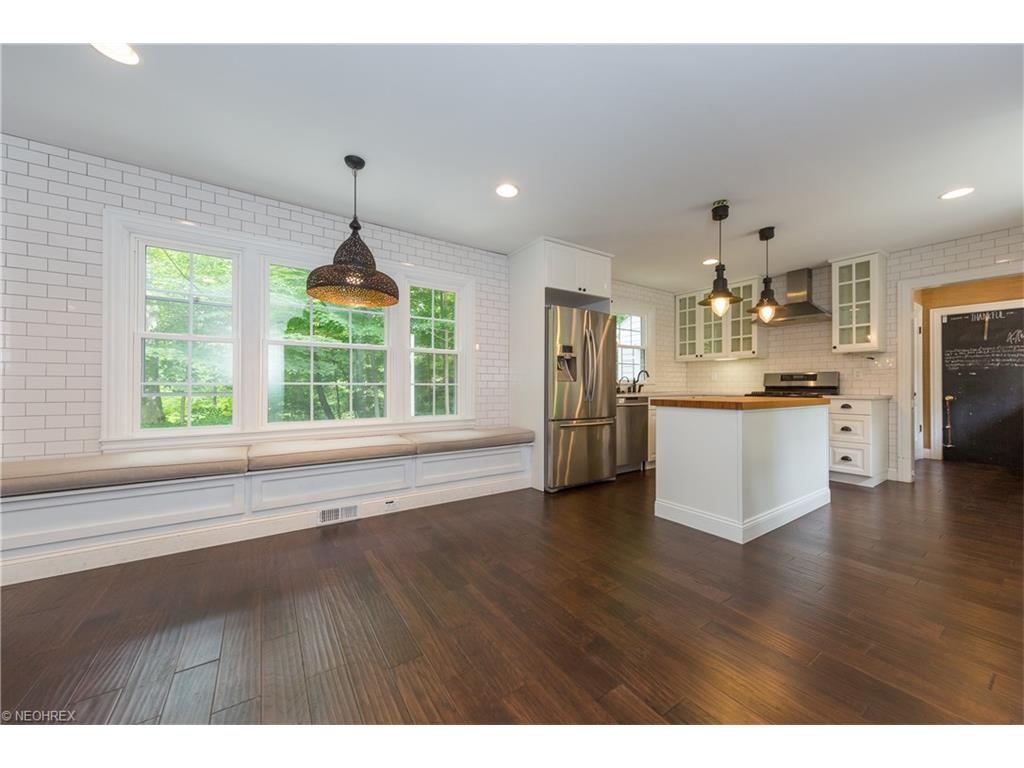 For Sale: 1410 Echo Gln Gates Mills, OH 44040
