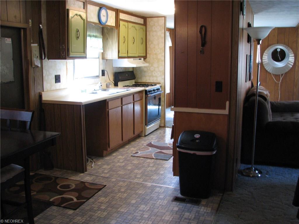 5154 New London Rd, Geneva OH 44041