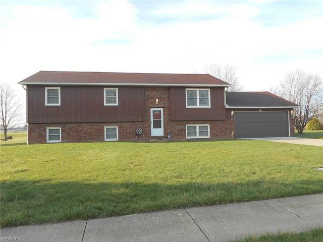 233 Forest Park Dr