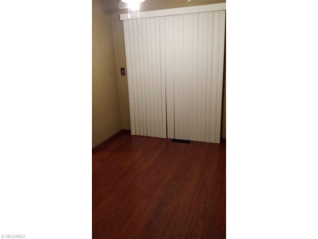 329 Illinois Ave, Lorain OH 44052