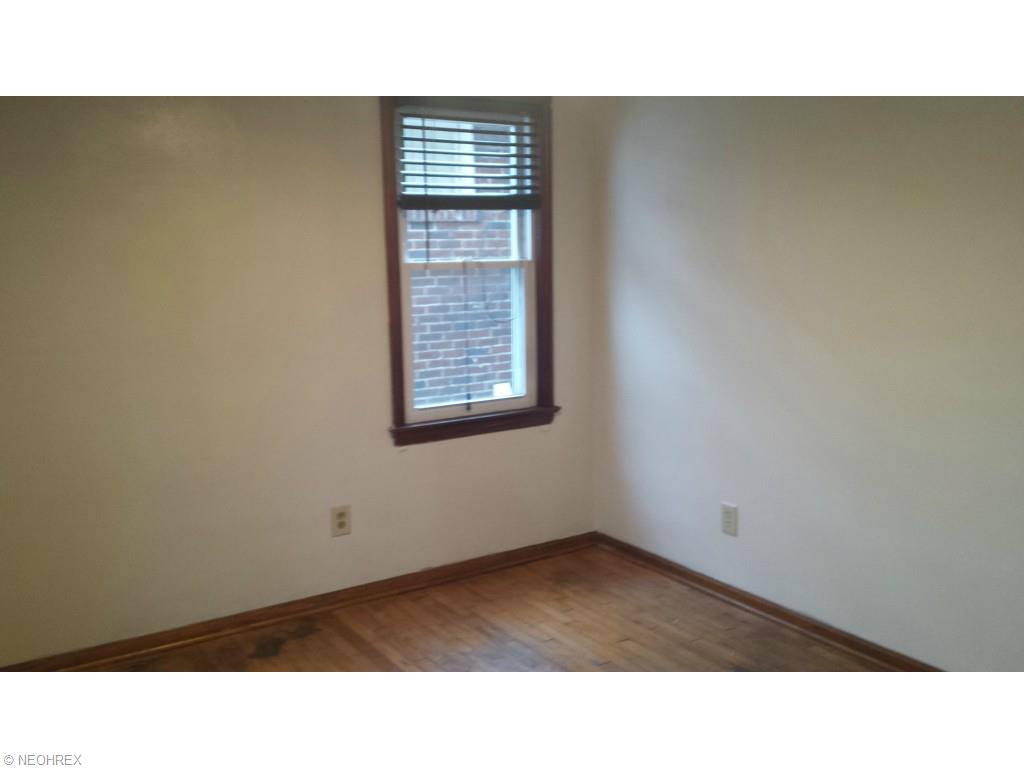 329 Illinois Ave, Lorain OH 44052