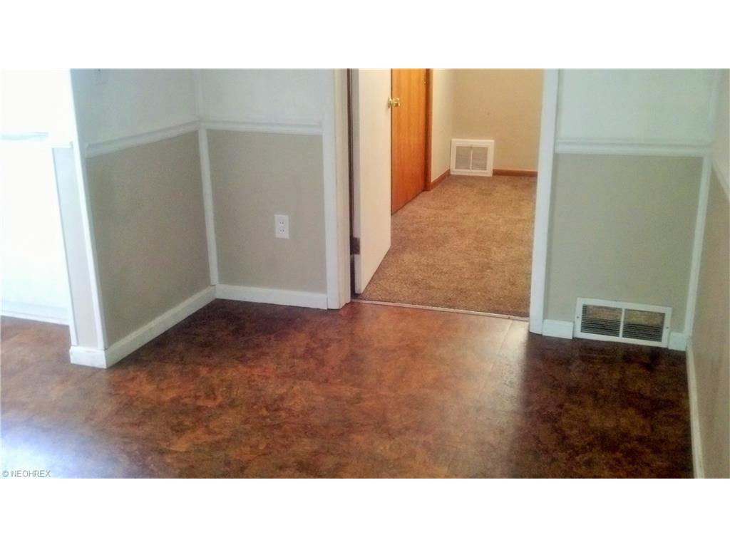 2243 Oberlin Ave, Lorain OH 44052