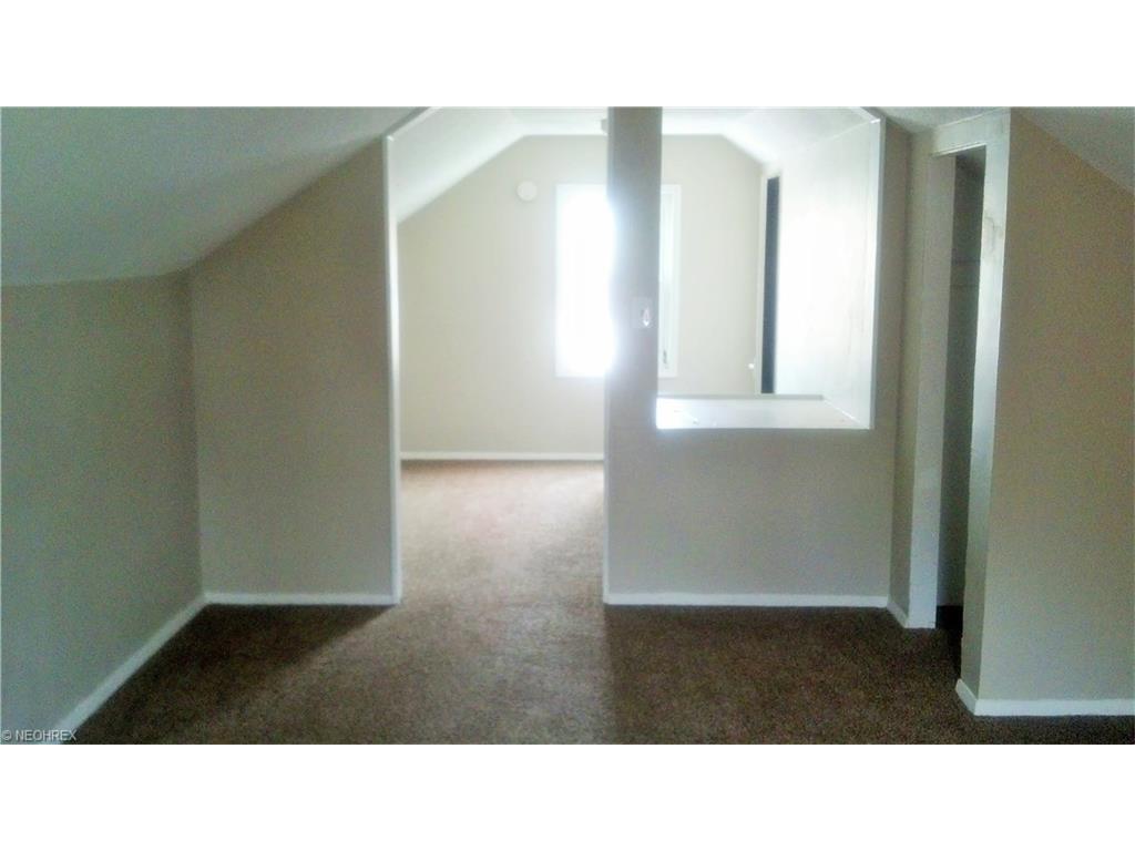 2243 Oberlin Ave, Lorain OH 44052