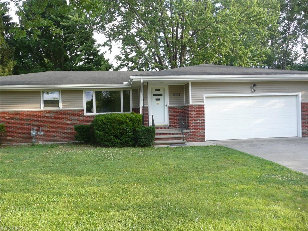 For Sale: 3903 Woodstock Dr Lorain, OH 44053