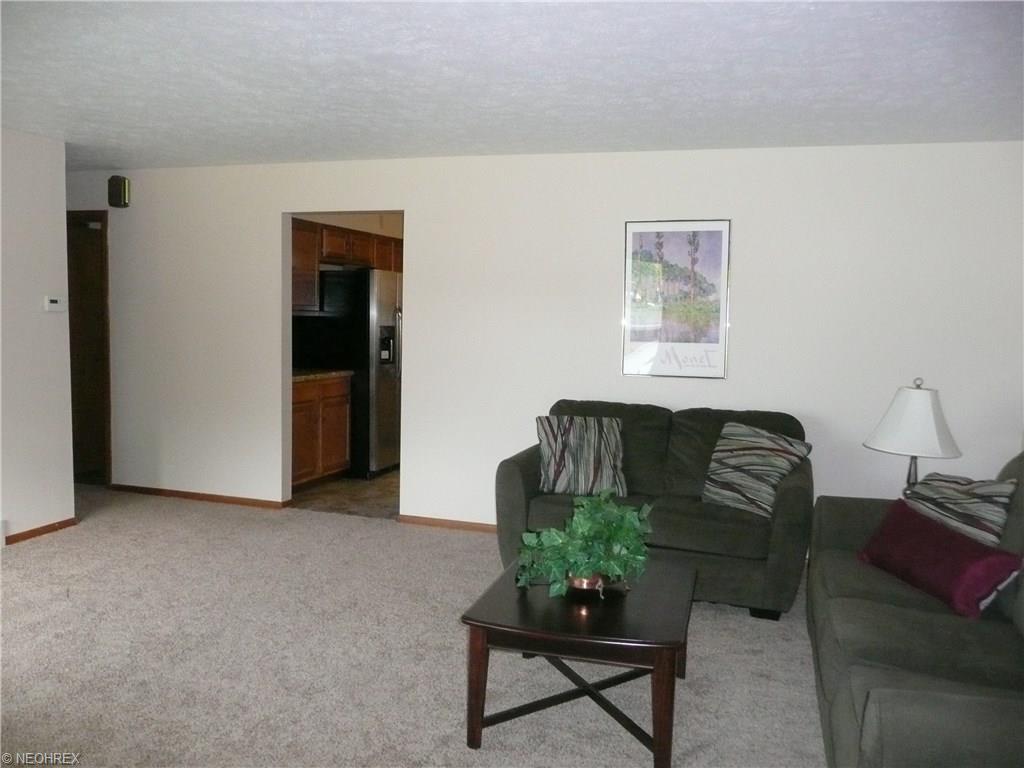 For Sale: 3903 Woodstock Dr Lorain, OH 44053