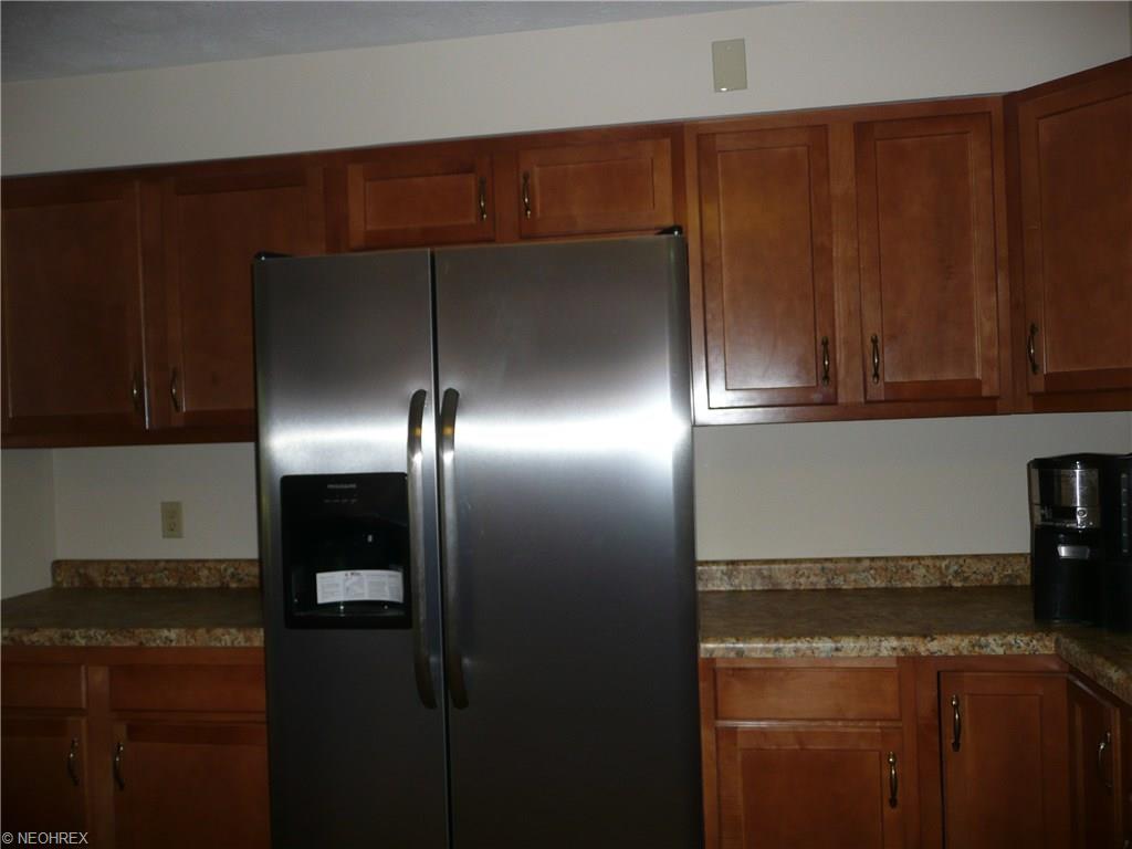 For Sale: 3903 Woodstock Dr Lorain, OH 44053