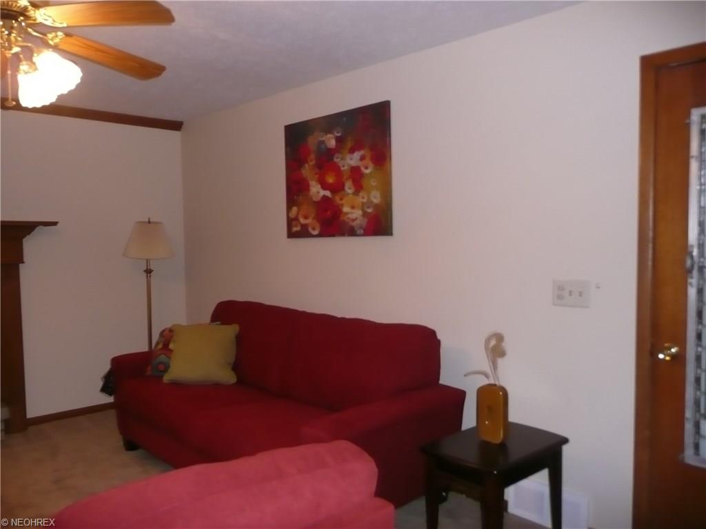 For Sale: 3903 Woodstock Dr Lorain, OH 44053