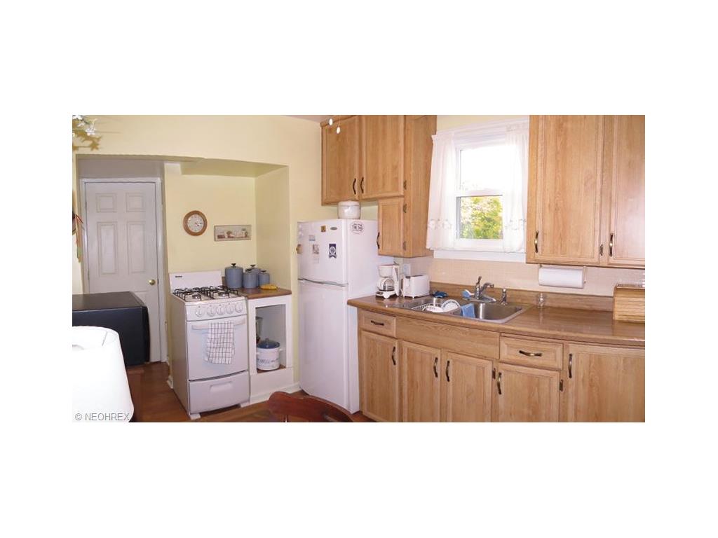 For Sale: 1092 Cooper Foster Park Rd W Lorain, OH 44053