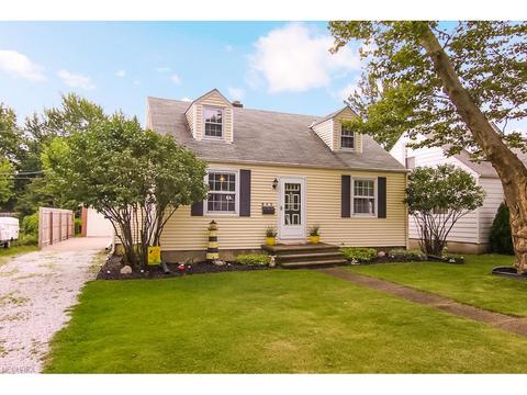 934 Lake Breeze Rd
