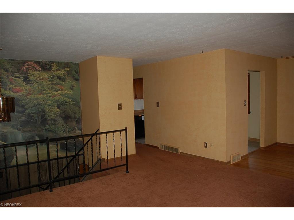 8371 Fairlane Dr