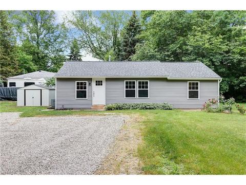 1386 Oxford Dr