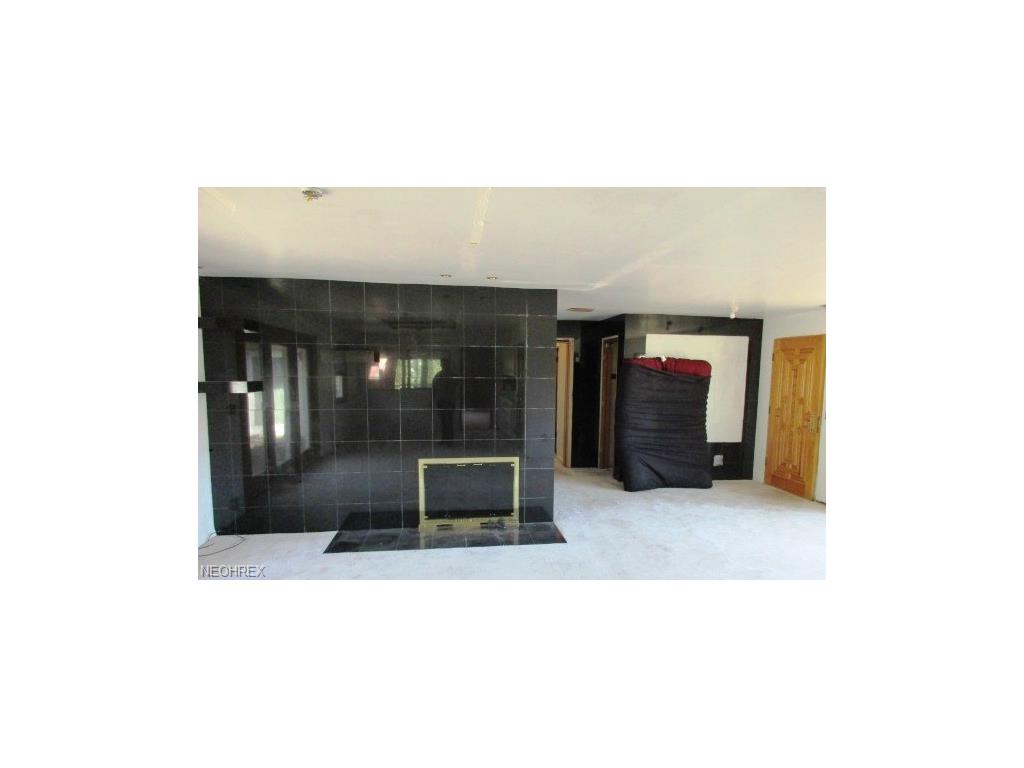 8379 Quail Point Ln
