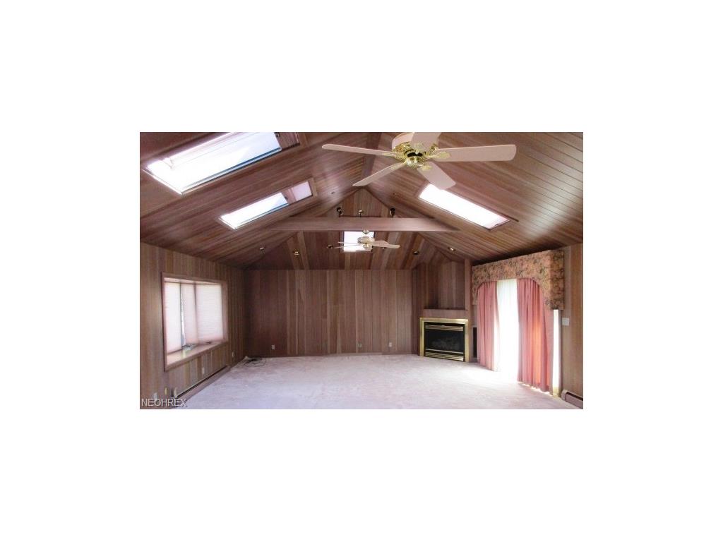 8379 Quail Point Ln