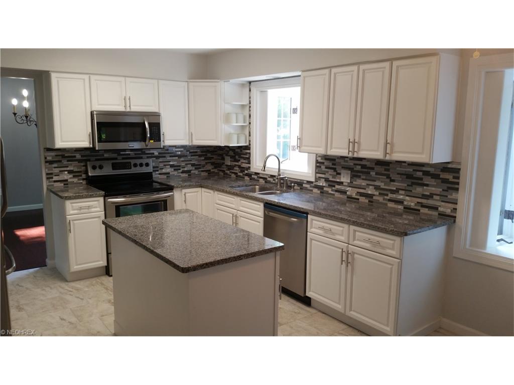 For Sale: 4000 Fielding Dr North Olmsted, OH 44070