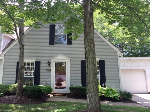 2205 Heather Ln
