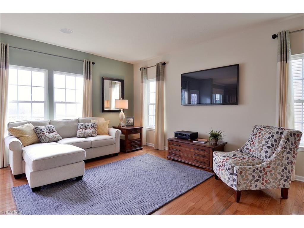 For Sale: 48 Liberty Cv Twinsburg, OH 44087
