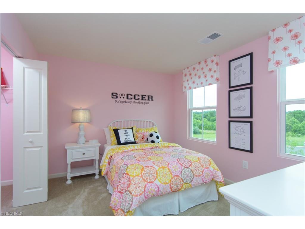 3368 Greens Pointe Dr
