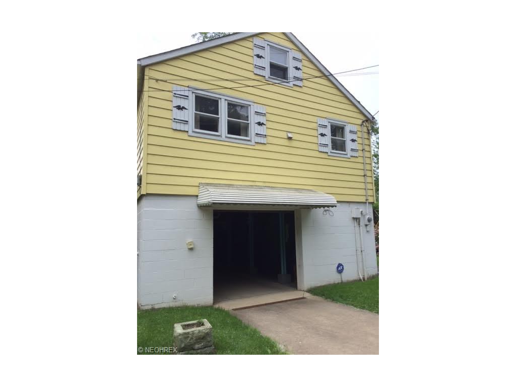 For Sale: 1043 Riverside Dr Vermilion, OH 44089