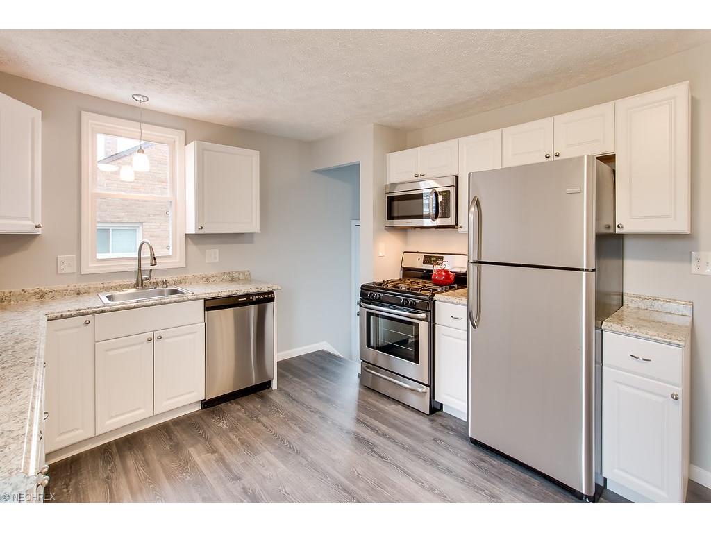 2368 Larchmont Dr