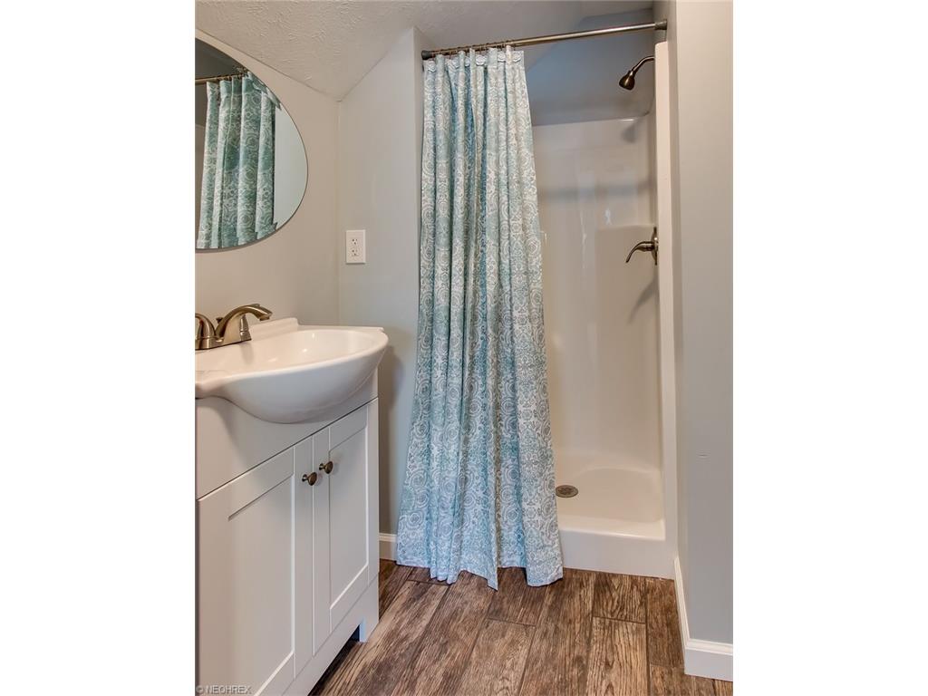 2368 Larchmont Dr