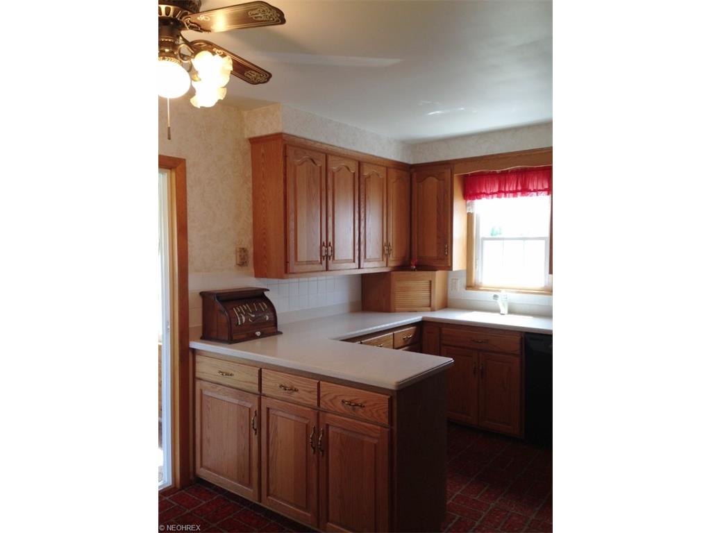 For Sale: 679 N Elmwood Ave Wickliffe, OH 44092