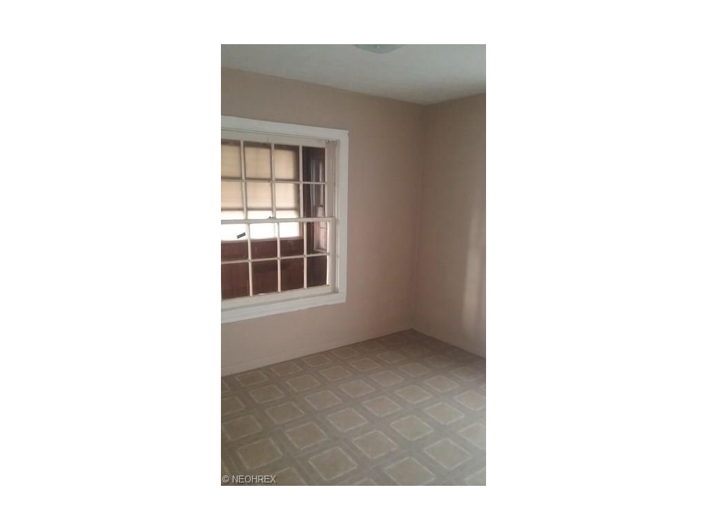 1561 172 St