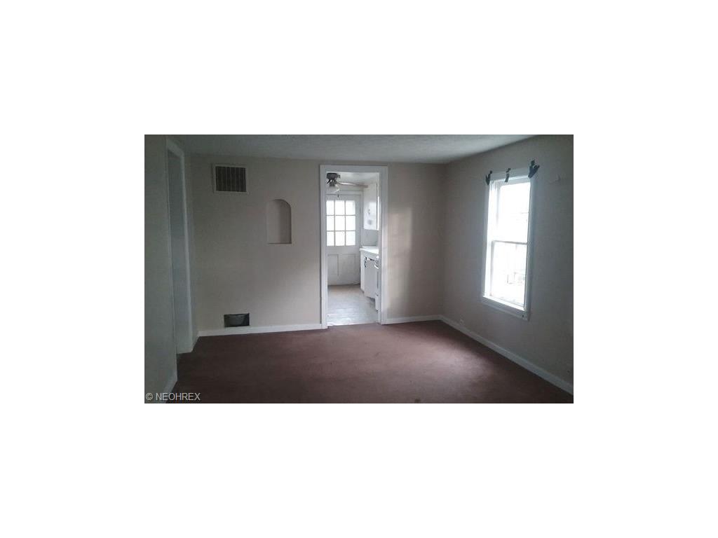 1561 172 St