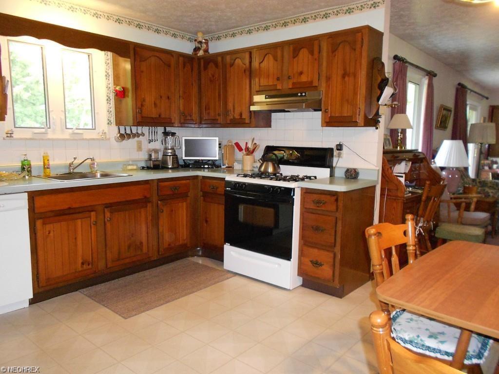 For Sale: 7057 Euclid Chardon Rd Willoughby, OH 44094