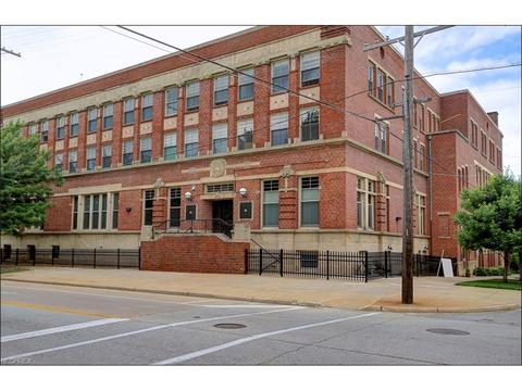 3200 Franklin Blvd #3
